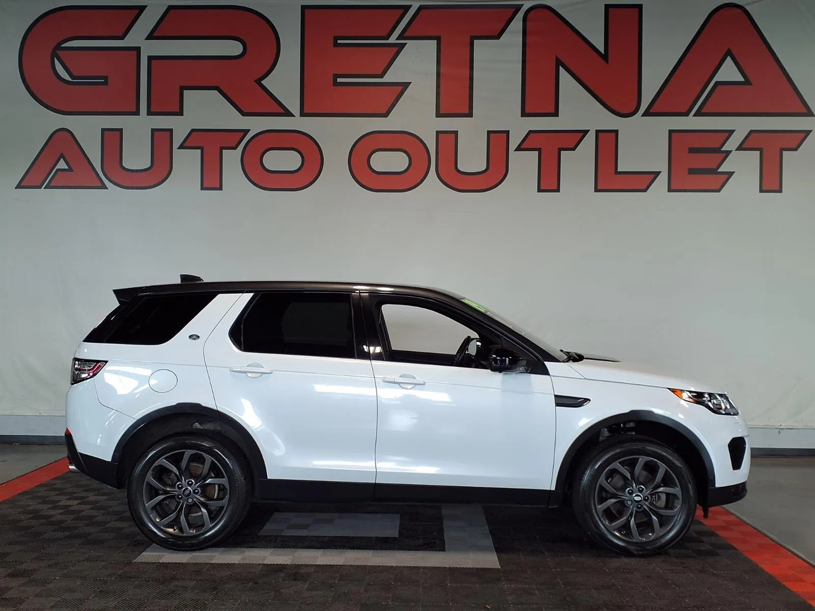 White 2019 Land Rover Discovery Sport for sale in Gretna, NE