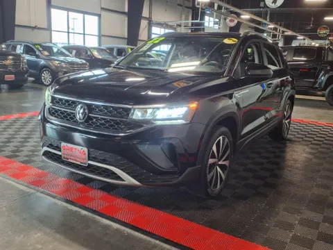 More photos of 2022 Volkswagen Taos SE 4Motion at Gretna Auto Outlet, NE