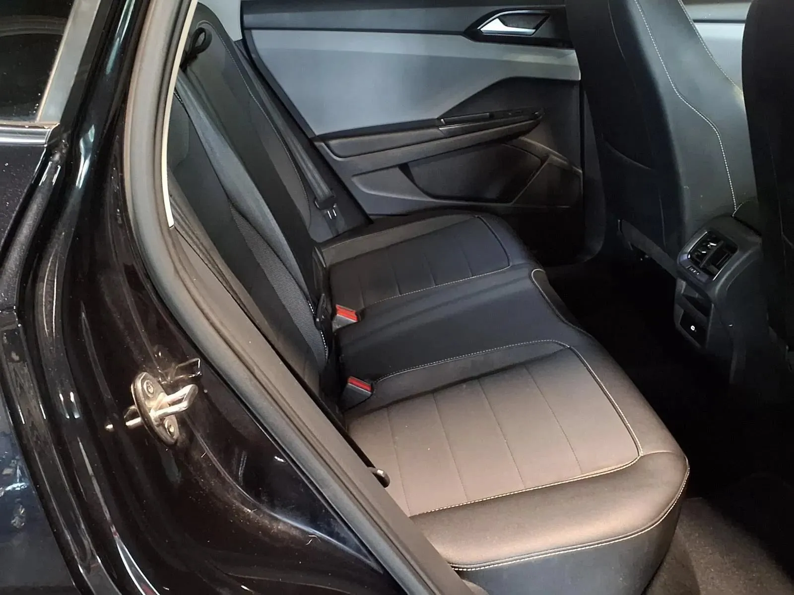Volkswagen Taos photo 10
