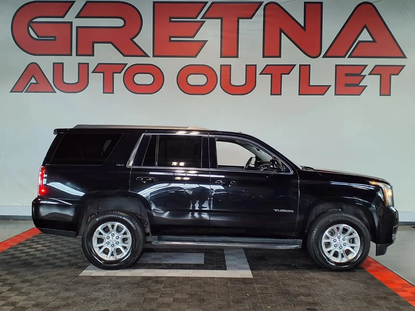 Black 2017 GMC Yukon SLT for sale in Gretna, NE