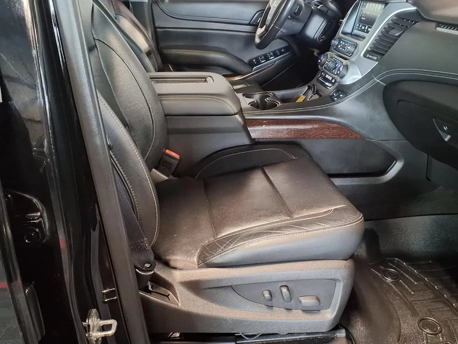 GMC Yukon photo 13