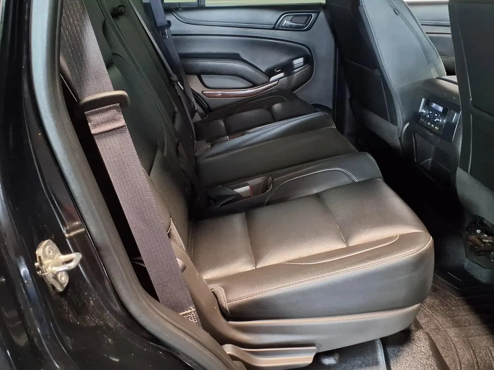GMC Yukon photo 11