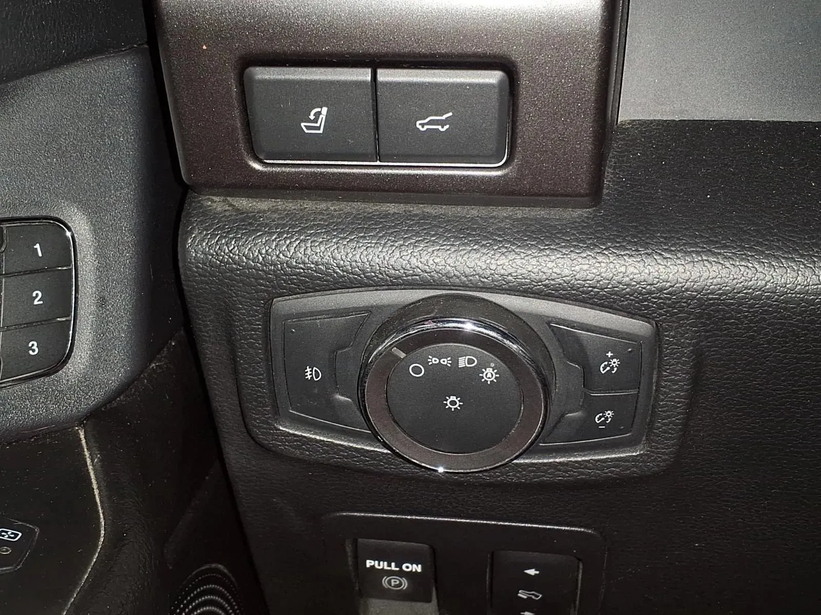Ford Expedition MAX photo 34