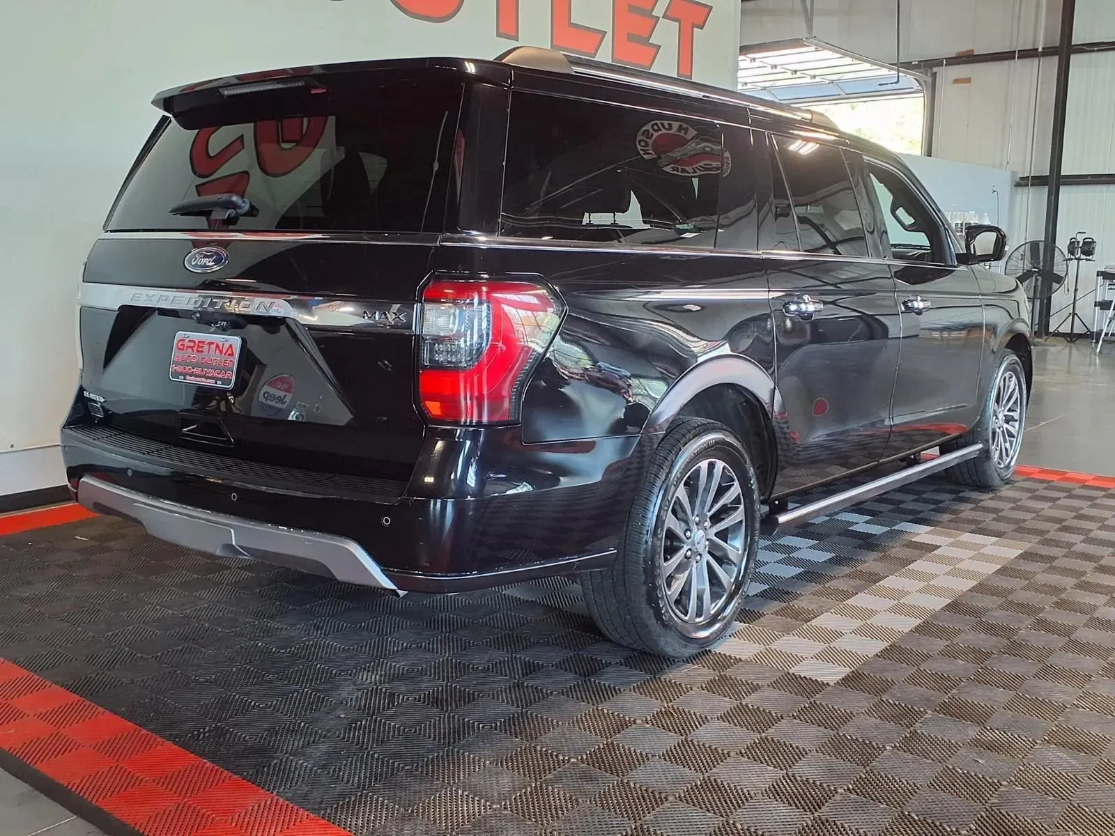 Ford Expedition MAX photo 9