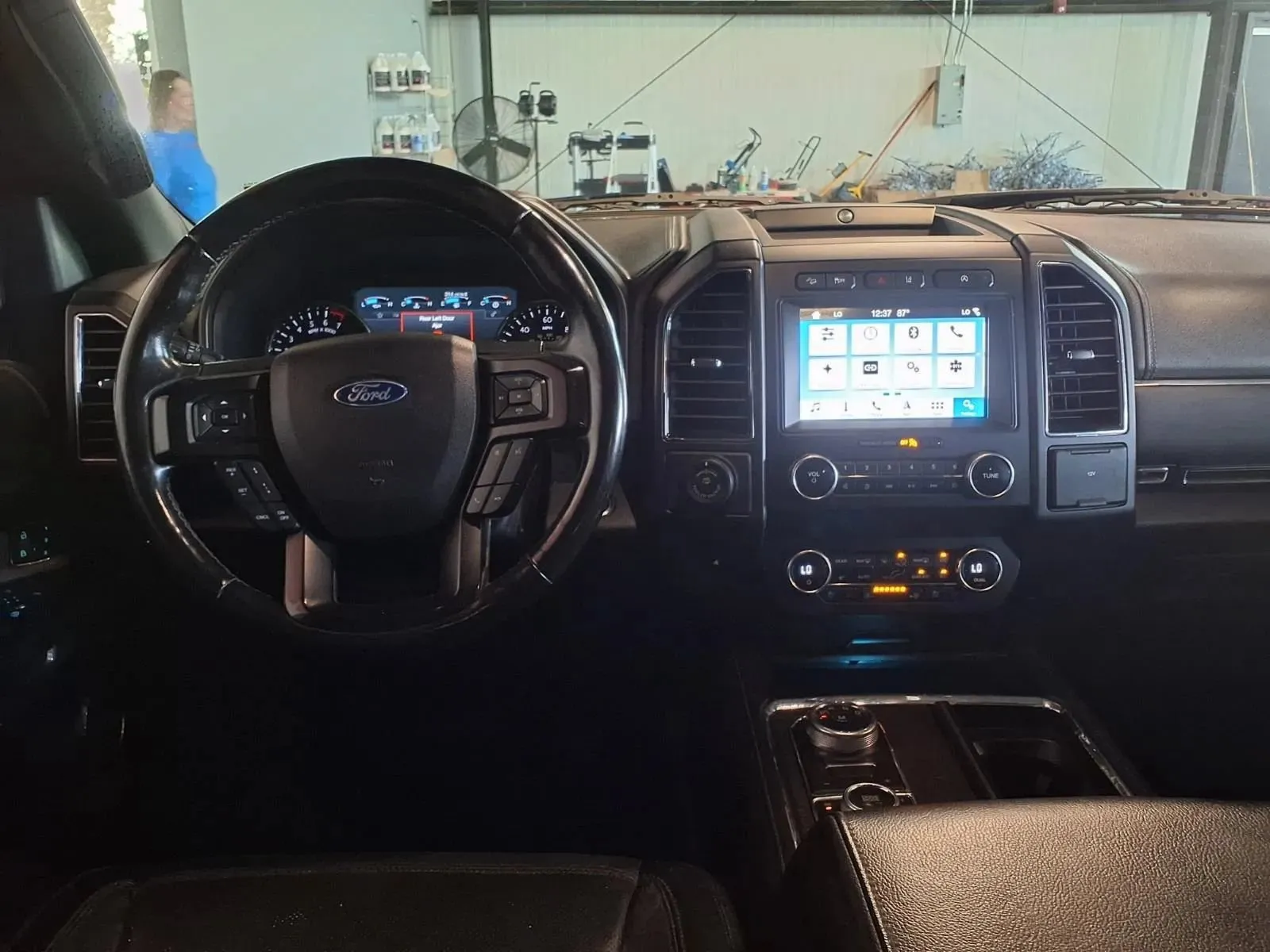 Ford Expedition MAX photo 17