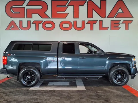 Gray 2018 Chevrolet Silverado 1500 LT for sale in Gretna, NE