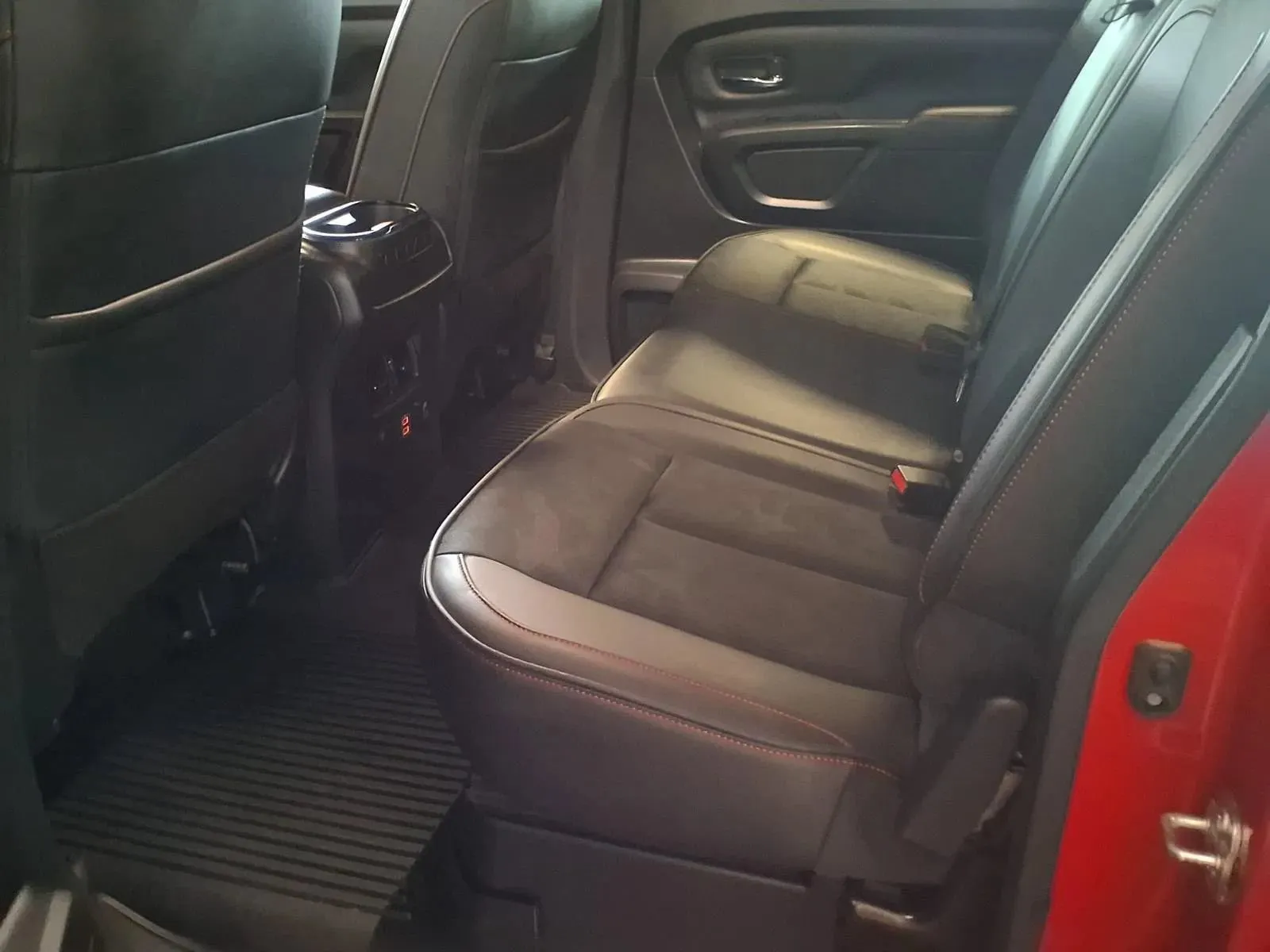 Nissan Titan photo 13