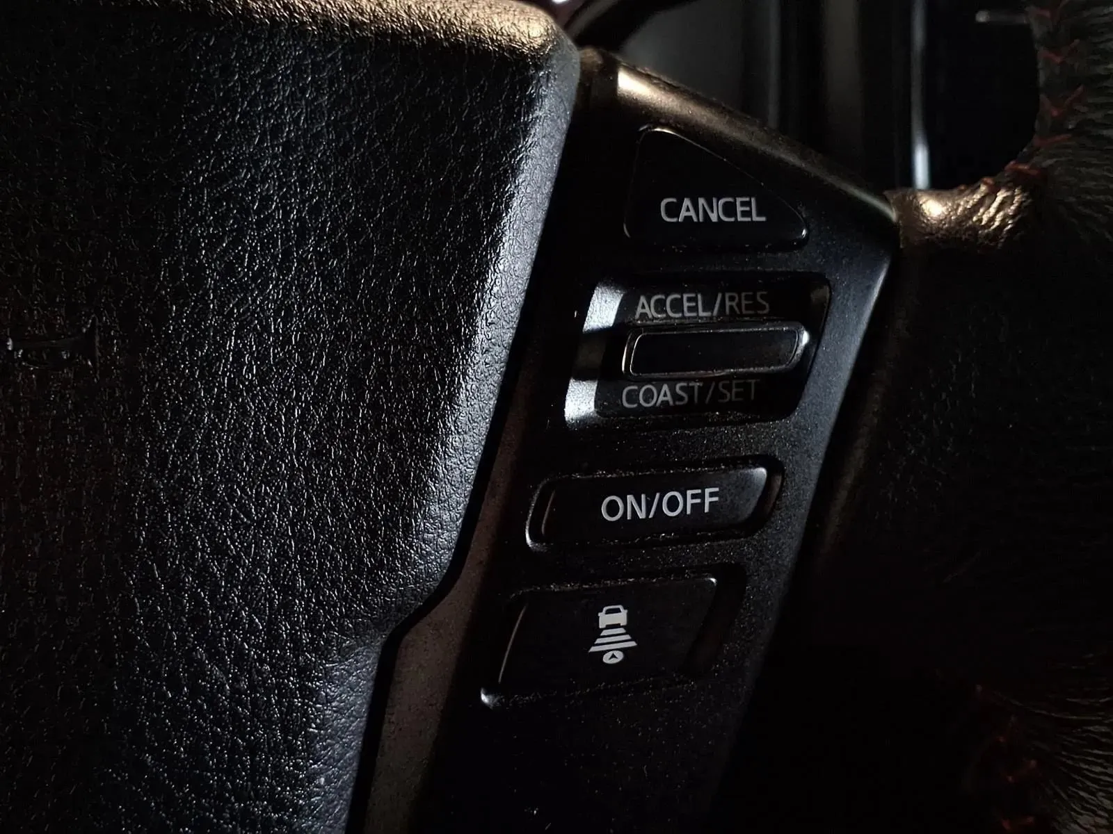 Nissan Titan photo 24
