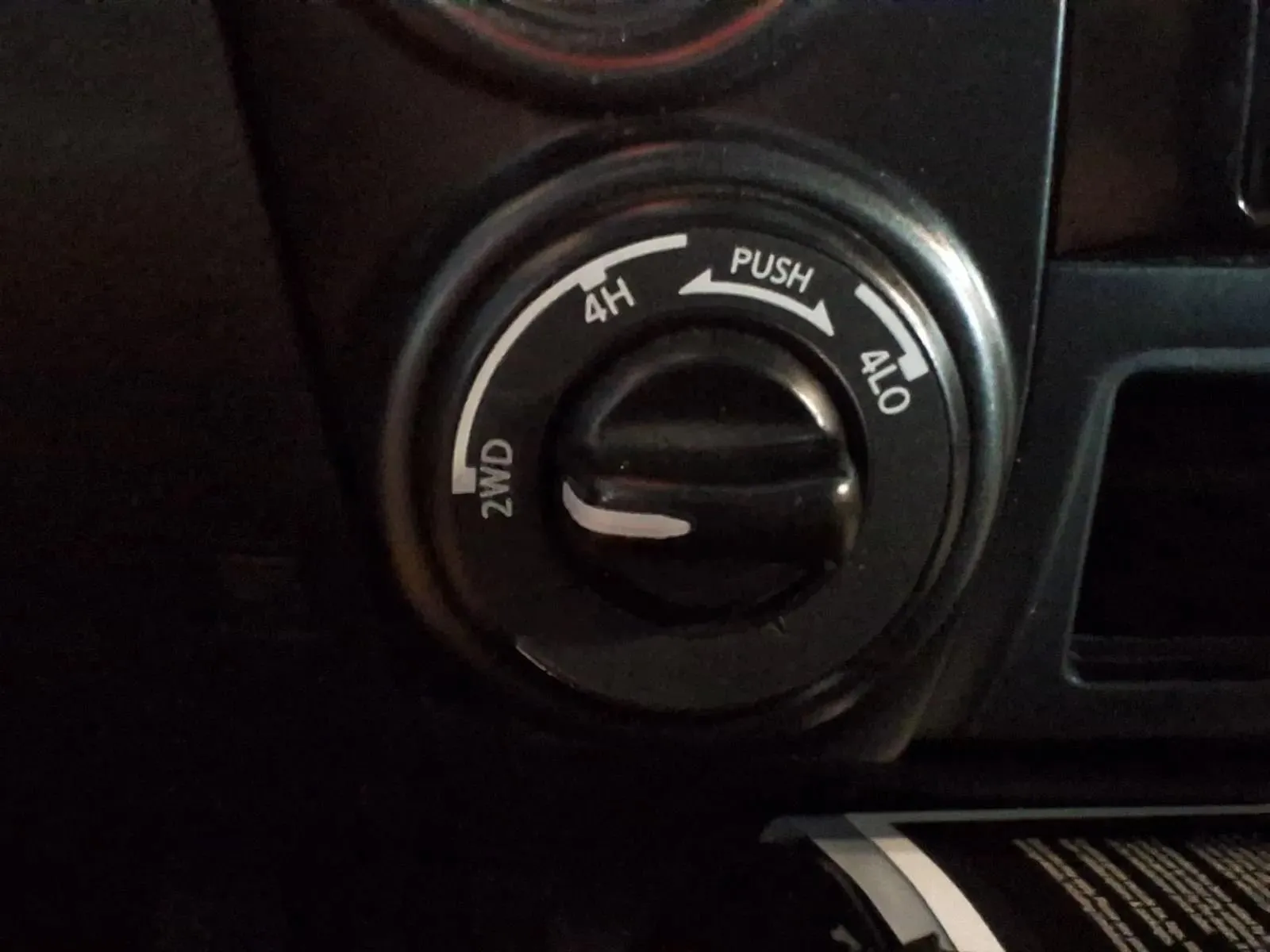 Nissan Titan photo 21