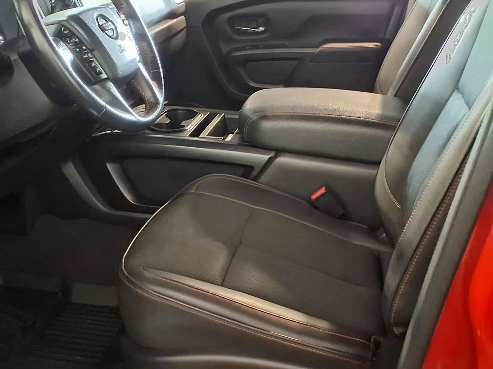 Nissan Titan photo 16