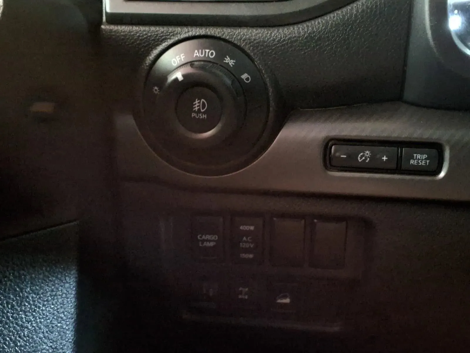 Nissan Titan photo 26