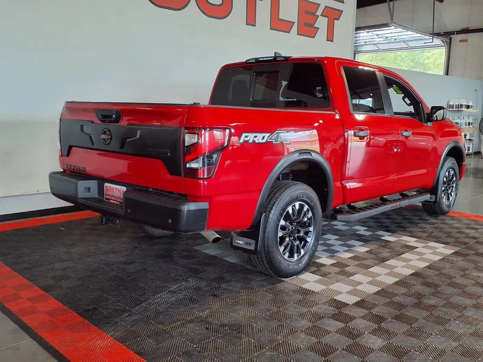 Nissan Titan photo 7