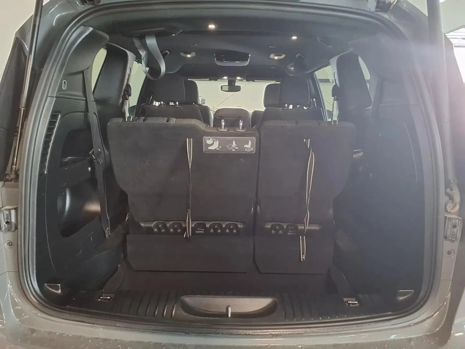 Chrysler Pacifica photo 7