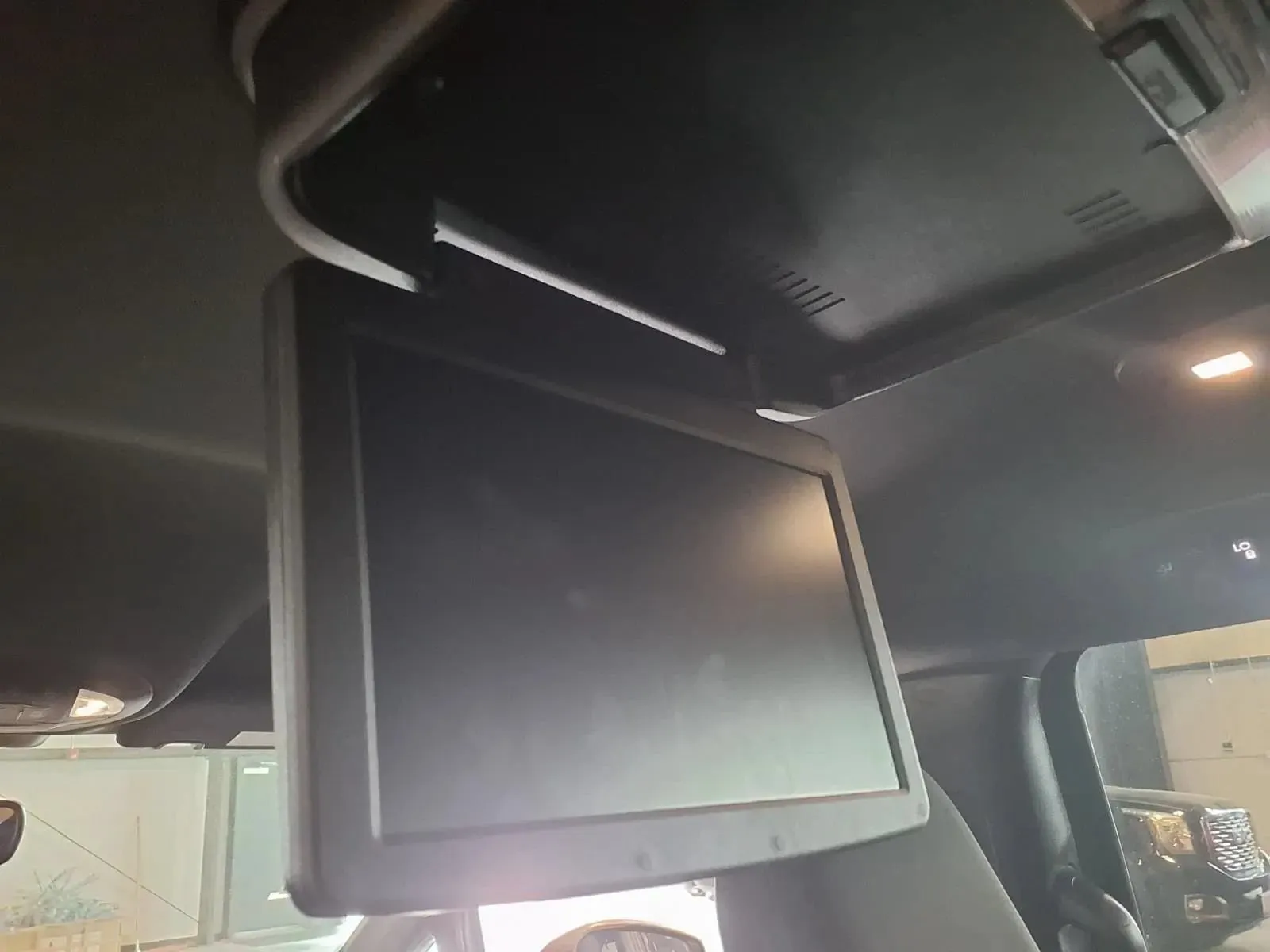 Chrysler Pacifica photo 14