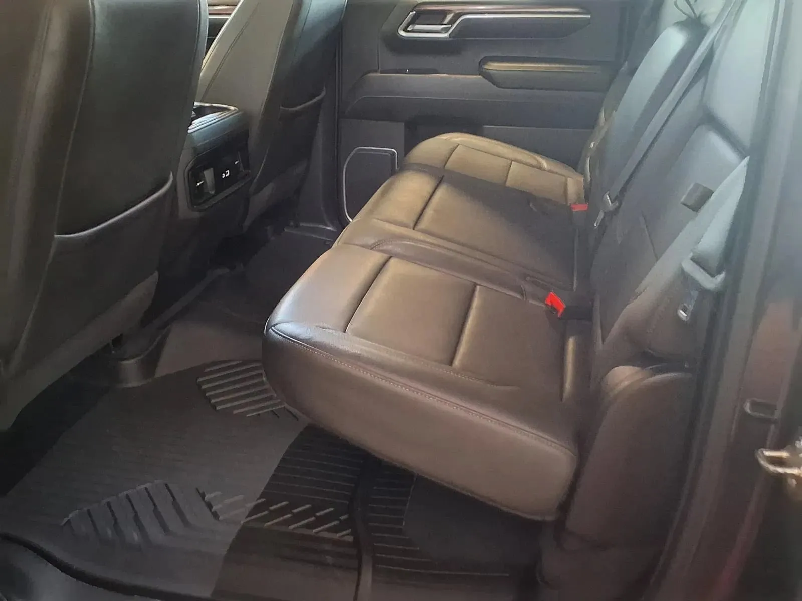 Chevrolet Silverado photo 13