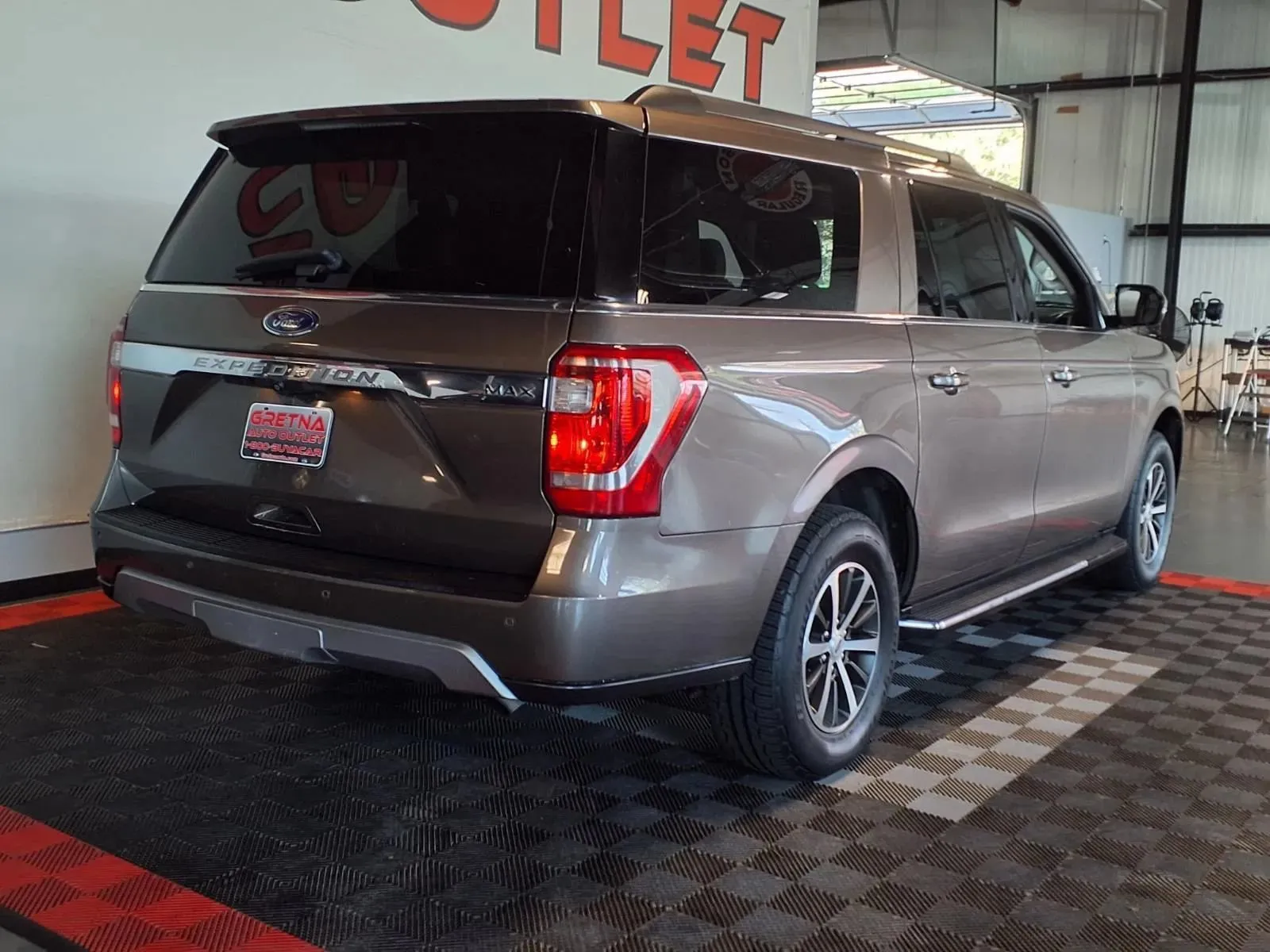 Ford Expedition MAX photo 9
