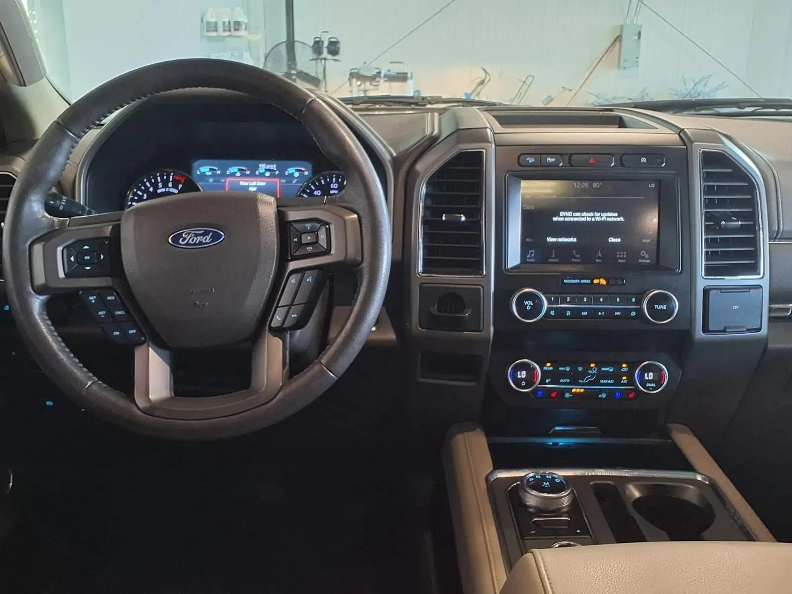 Ford Expedition MAX photo 17