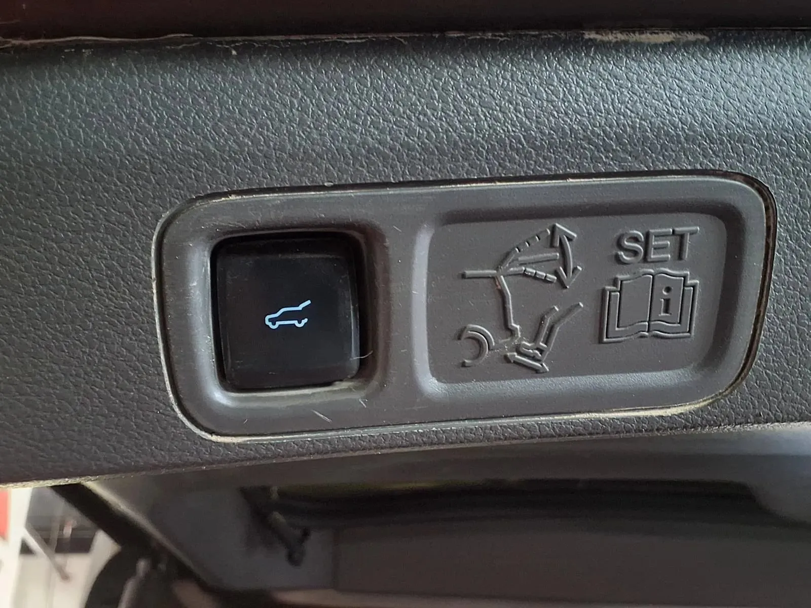 Ford Expedition MAX photo 8