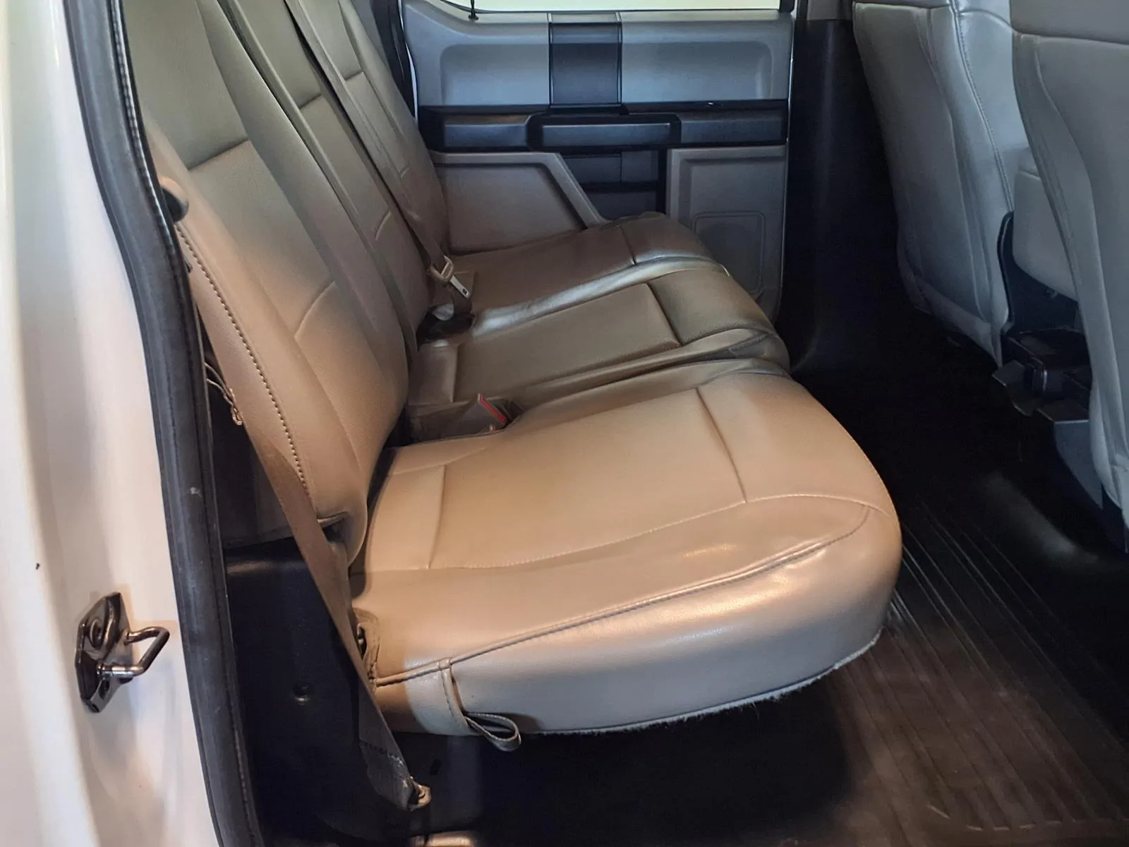 Ford F-150 photo 8