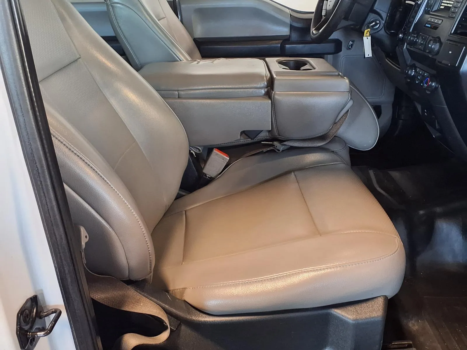Ford F-150 photo 10