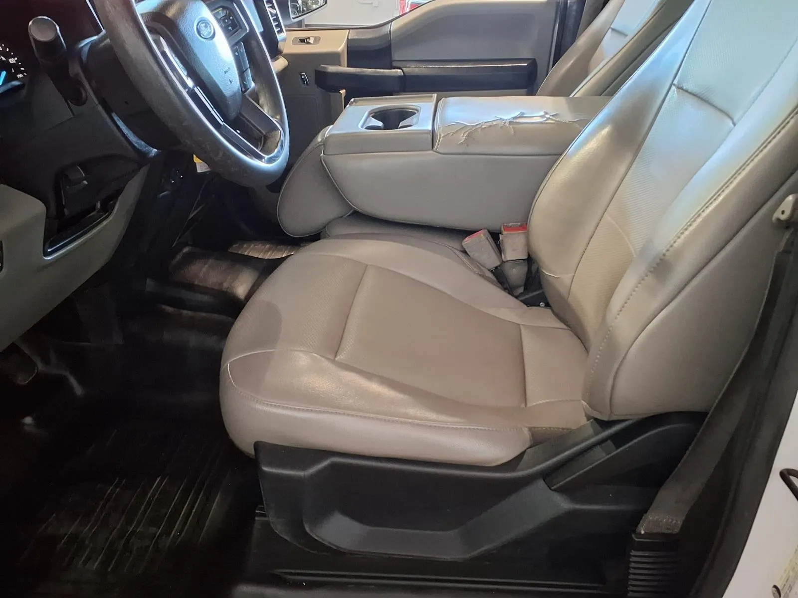 Ford F-150 photo 14