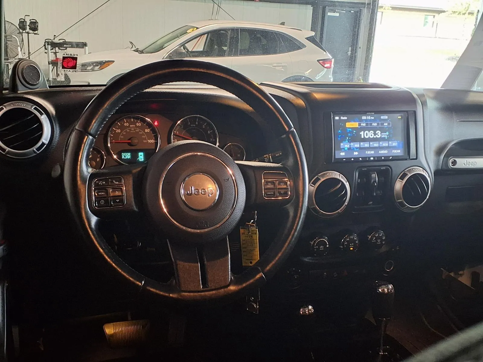 Jeep Wrangler photo 15