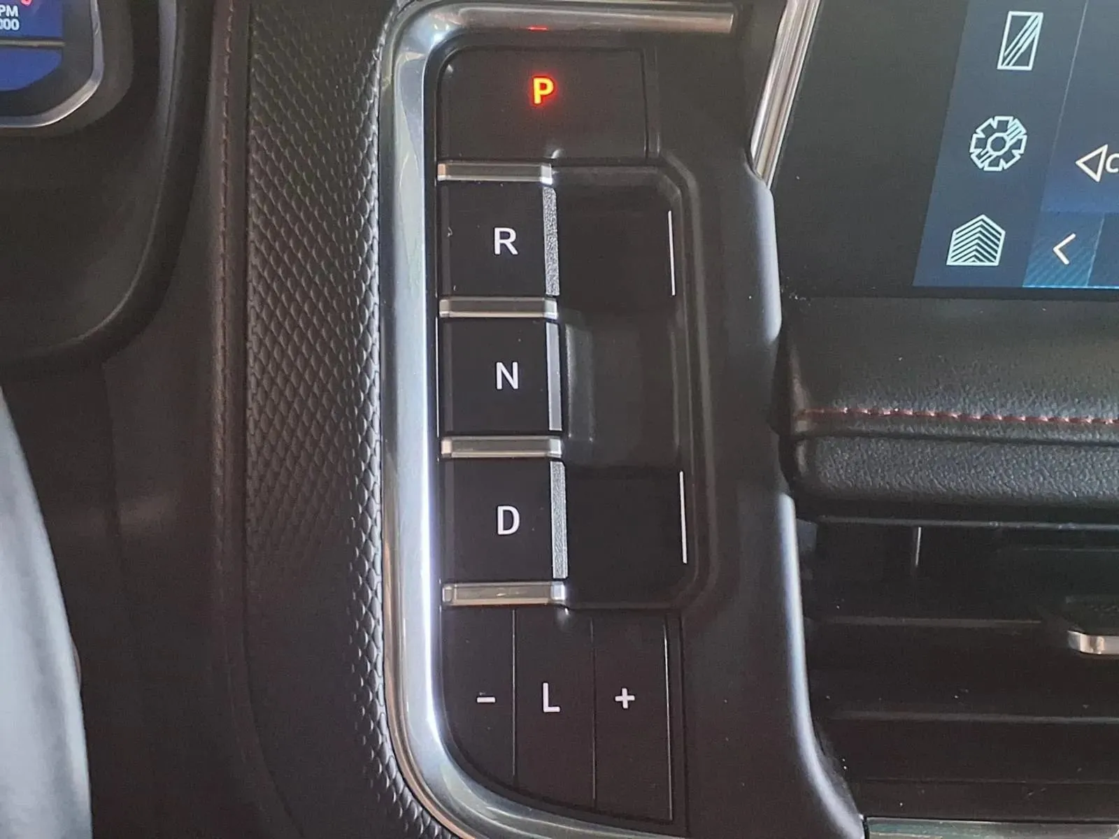 Chevrolet Tahoe photo 26