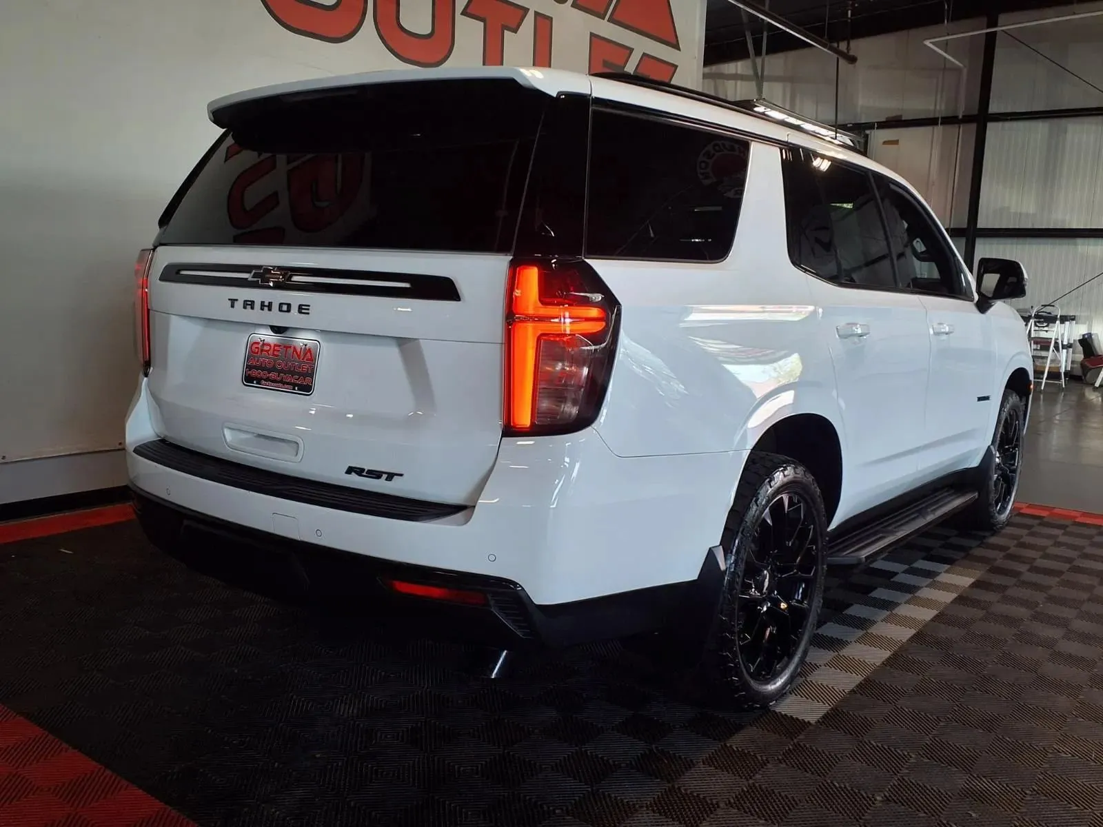 Chevrolet Tahoe photo 9