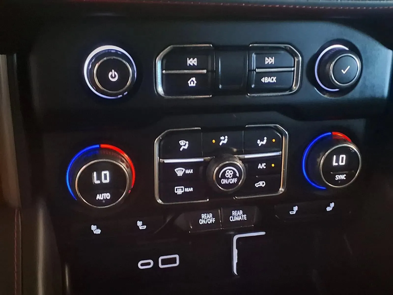 Chevrolet Tahoe photo 22