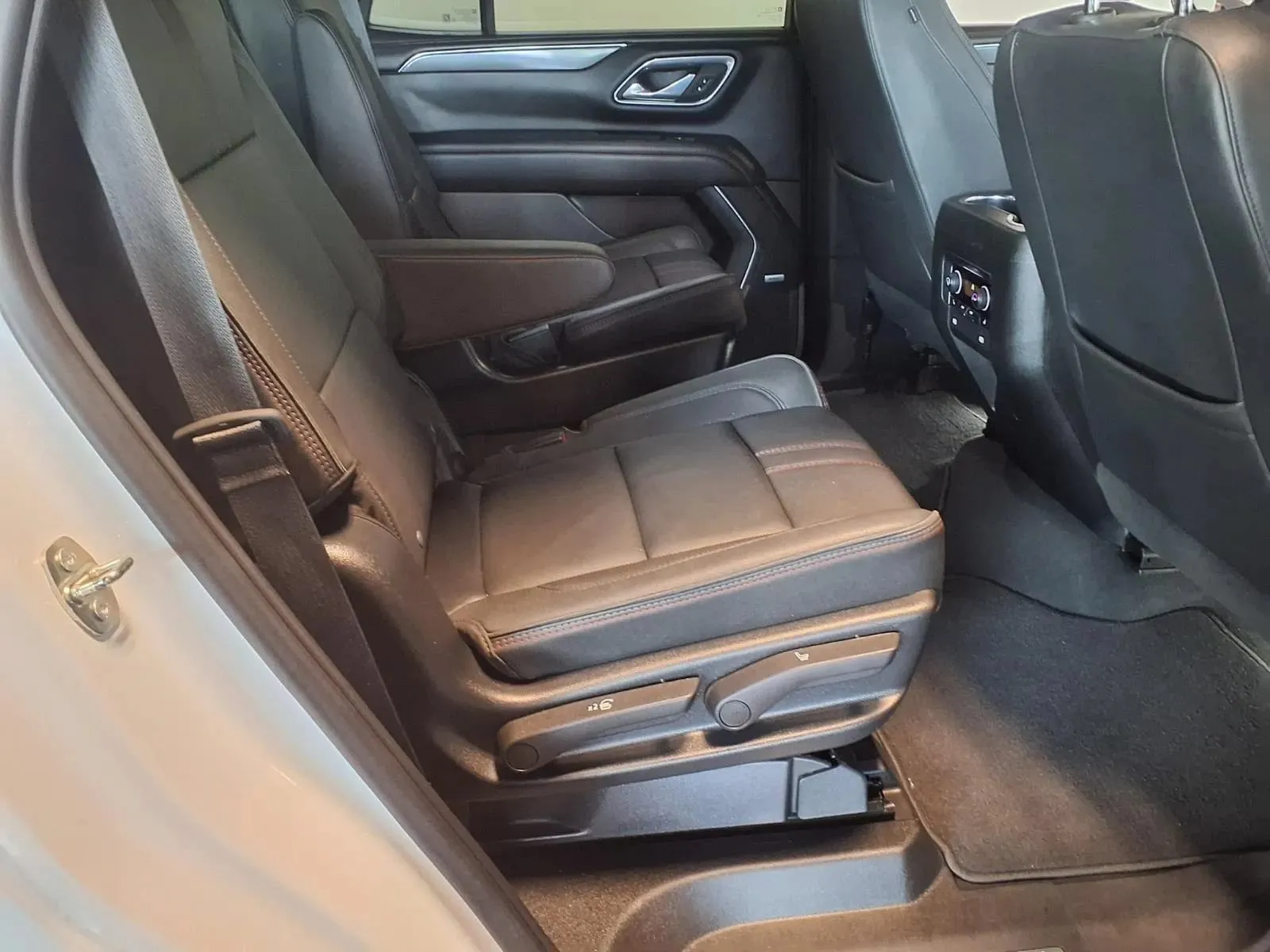 Chevrolet Tahoe photo 11