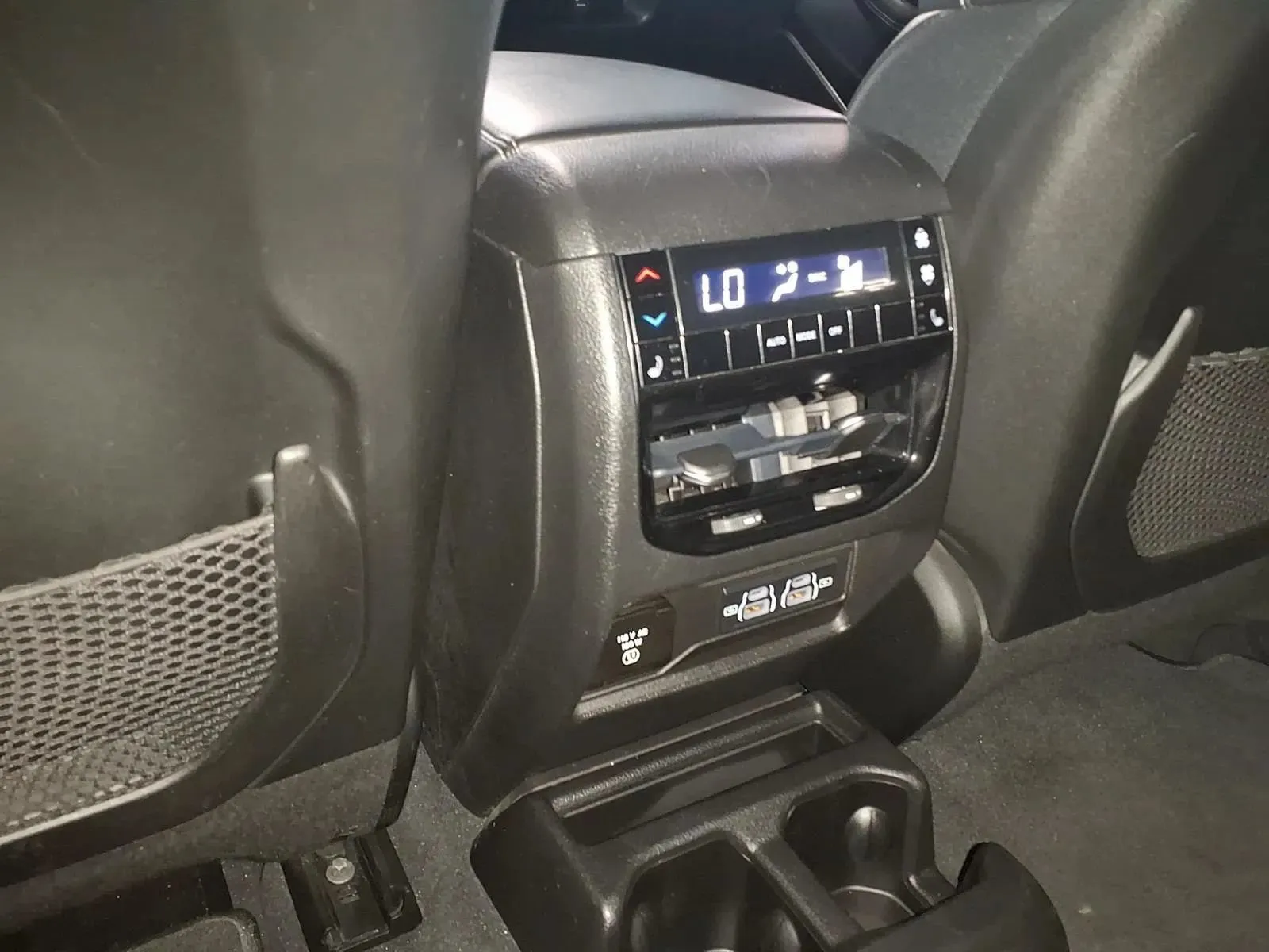 Jeep Grand Cherokee L photo 16