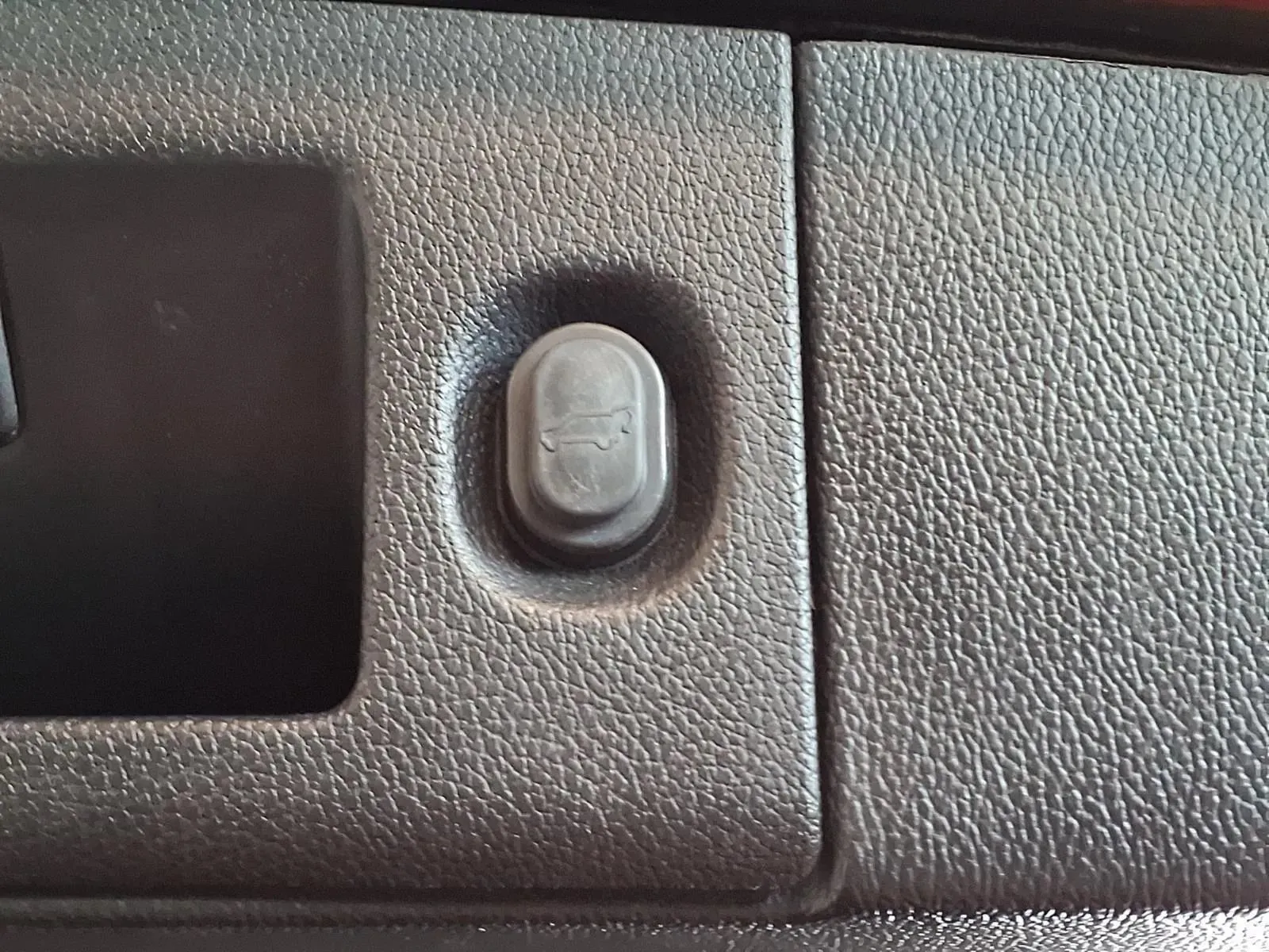 GMC Yukon photo 8