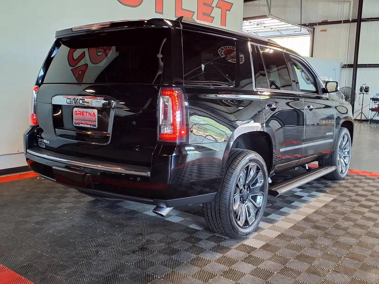 GMC Yukon photo 9
