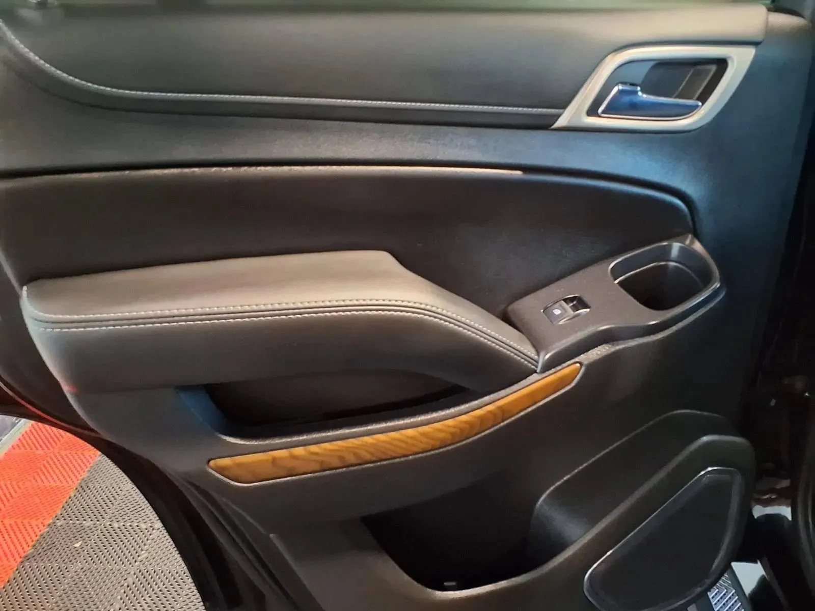 GMC Yukon photo 14