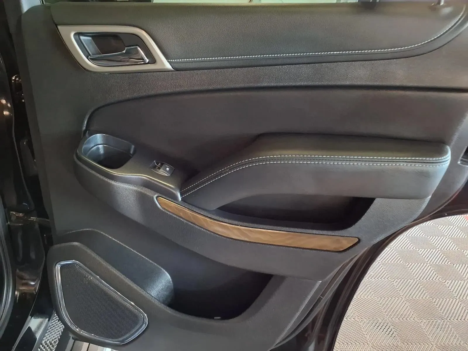 GMC Yukon photo 10
