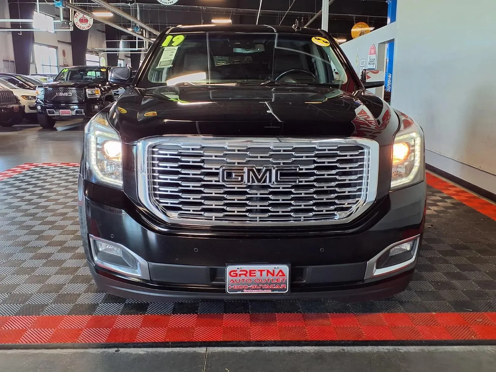 GMC Yukon photo 3