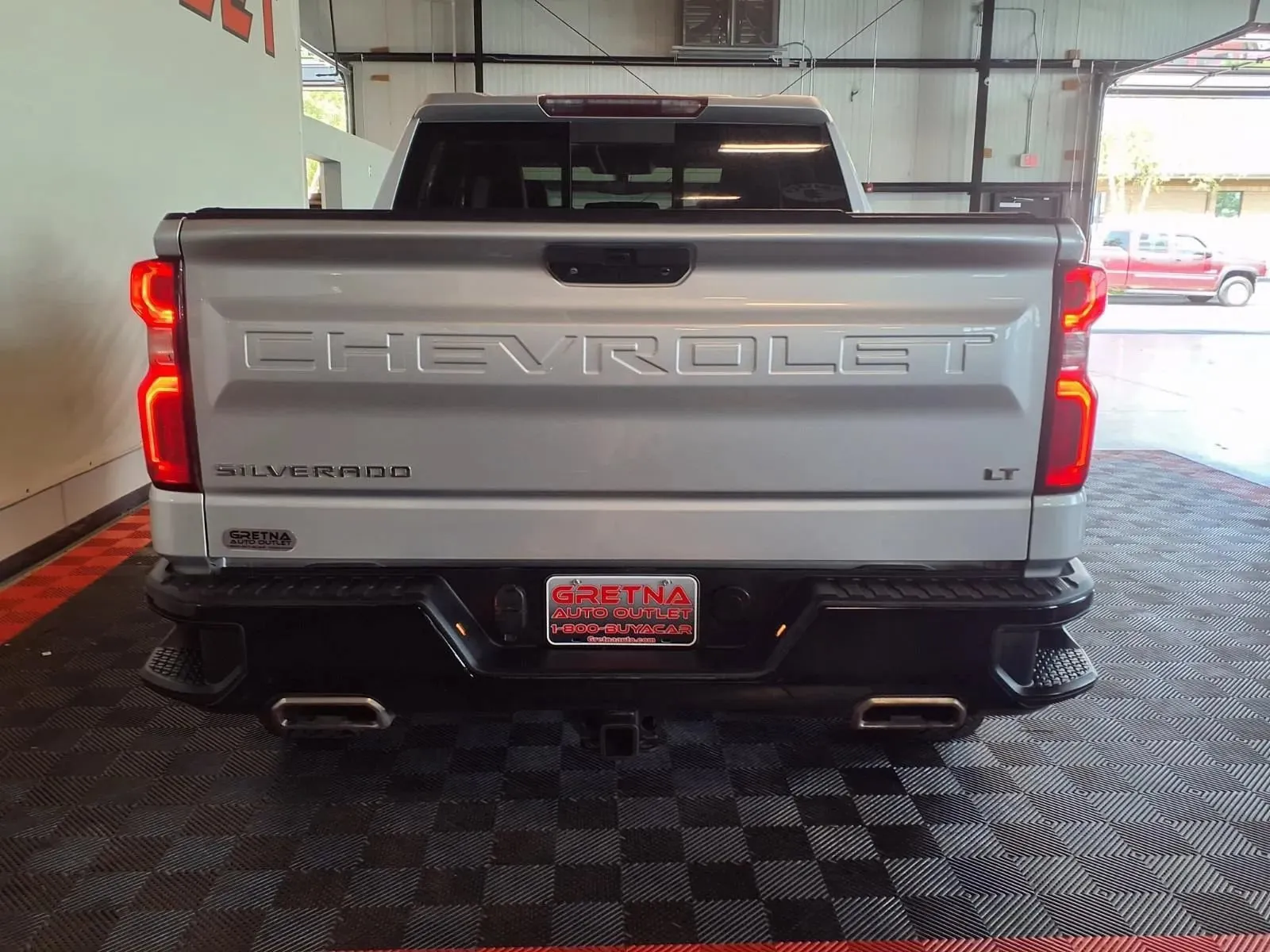 Chevrolet Silverado photo 6