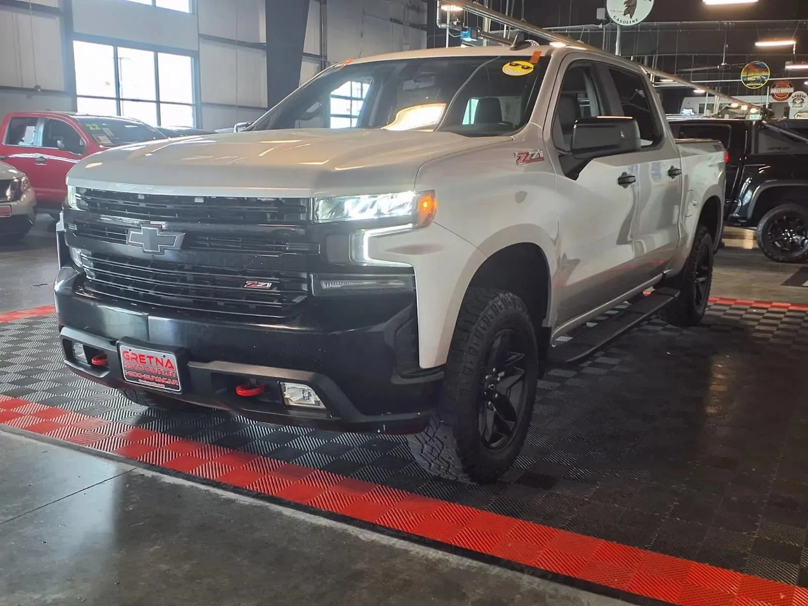 Chevrolet Silverado photo 4
