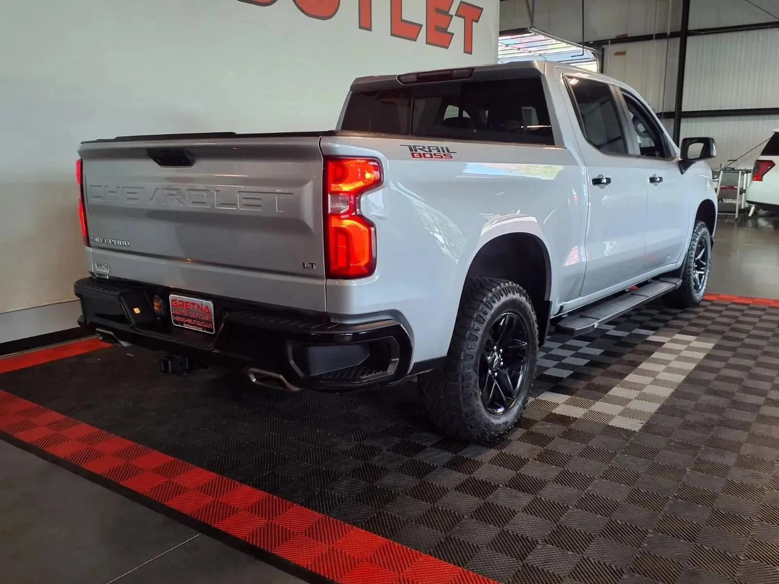 Chevrolet Silverado photo 7