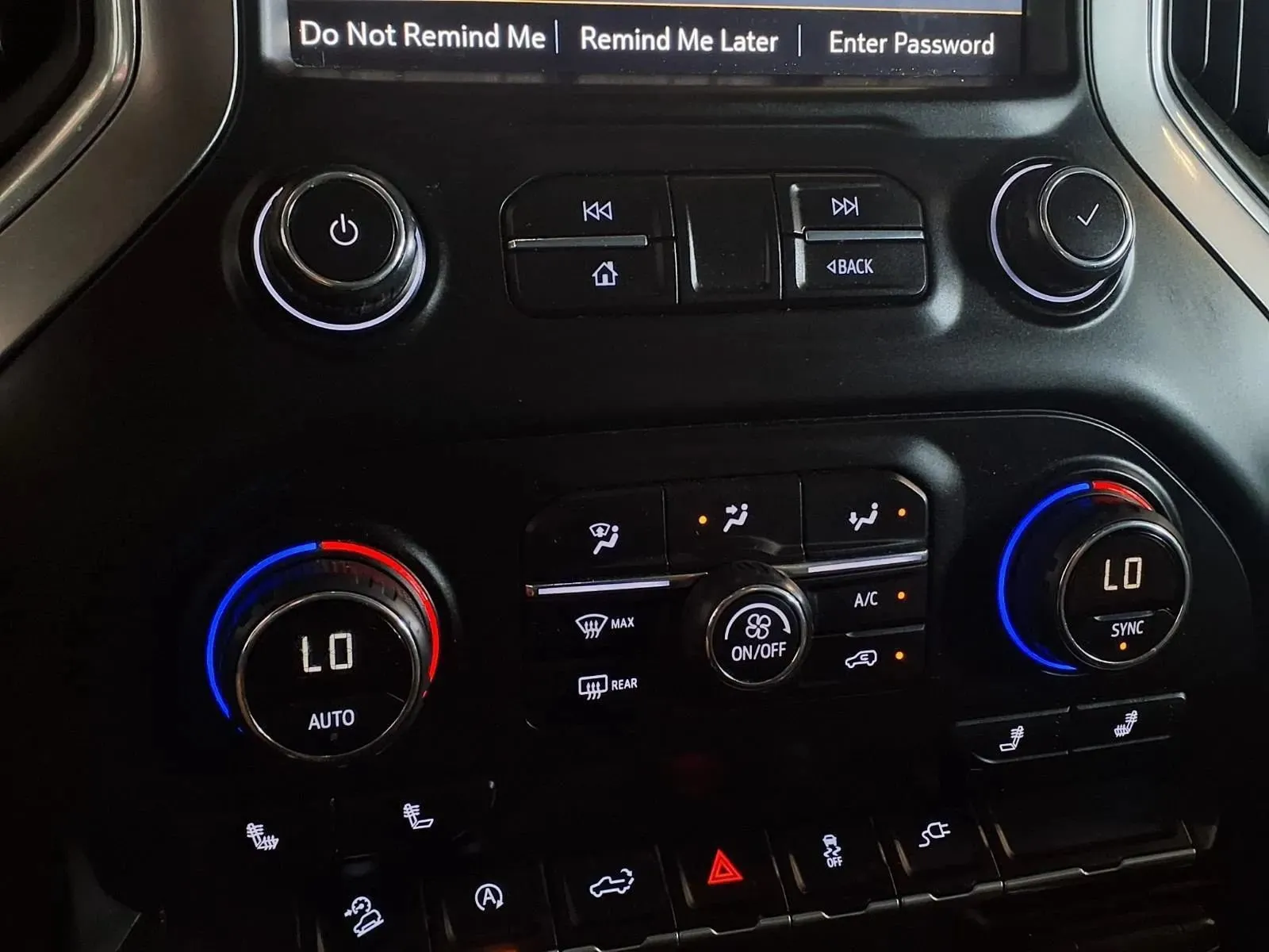 Chevrolet Silverado photo 19
