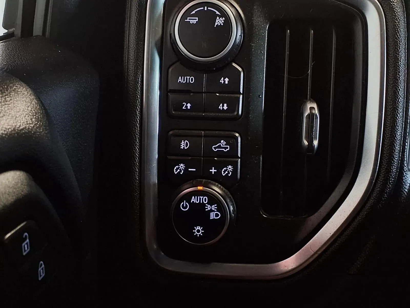Chevrolet Silverado photo 27