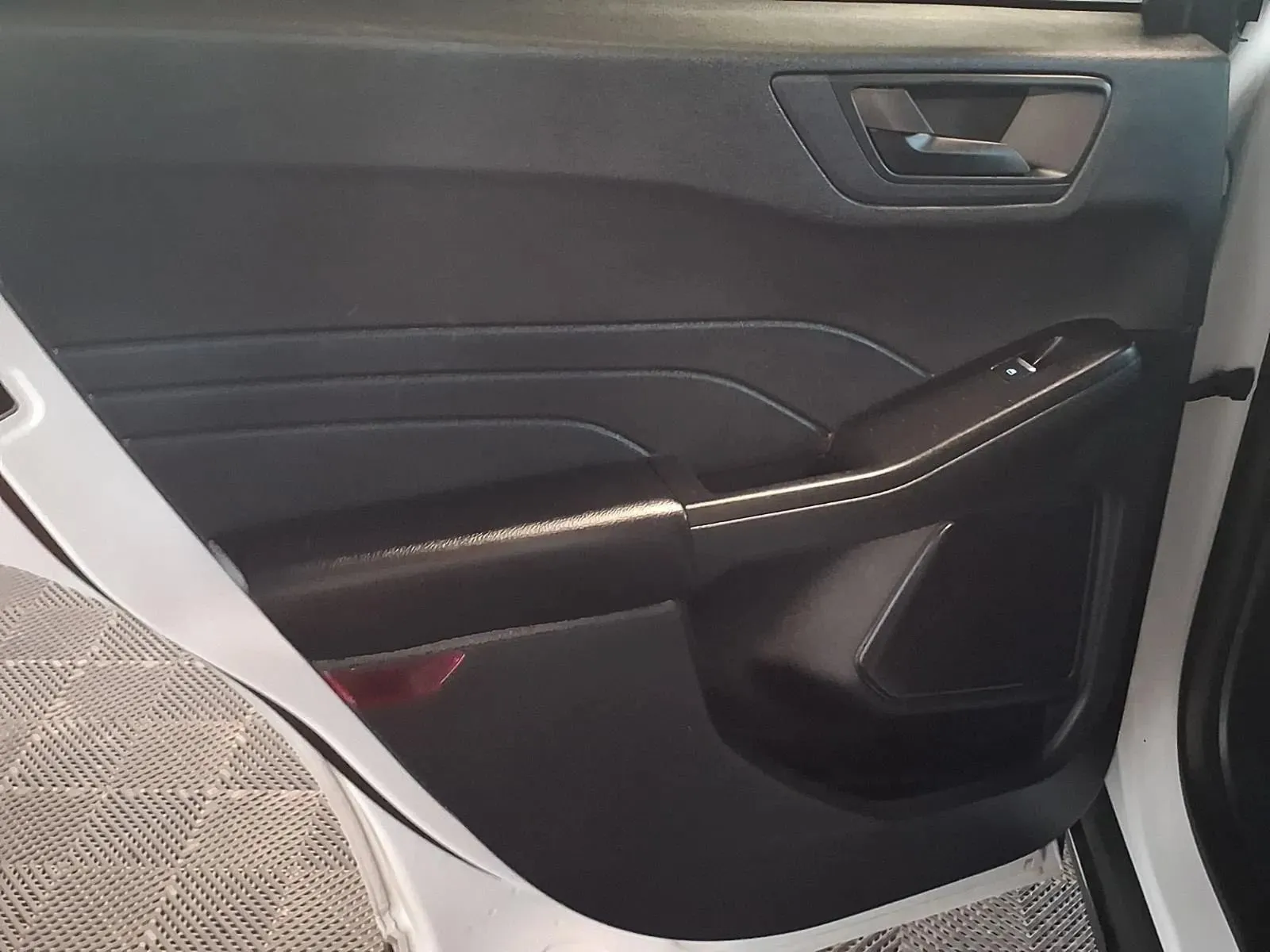 Ford Escape photo 13