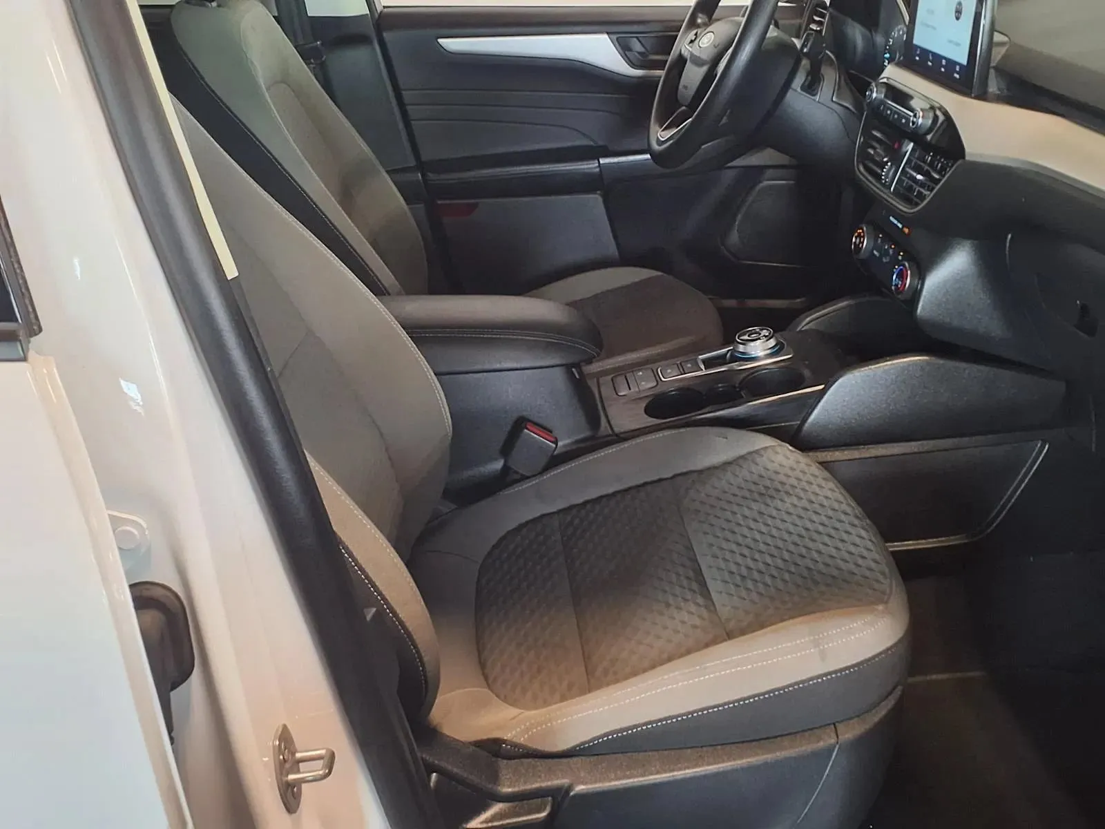 Ford Escape photo 12