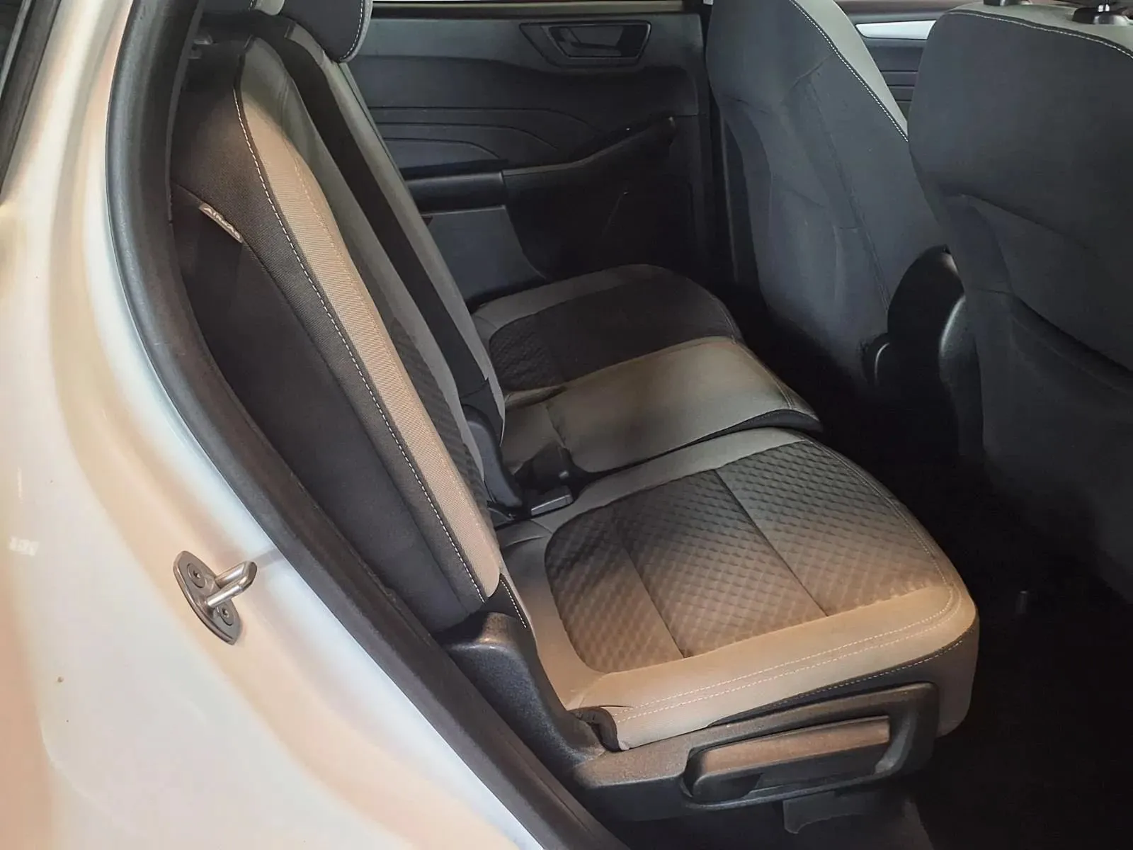 Ford Escape photo 10