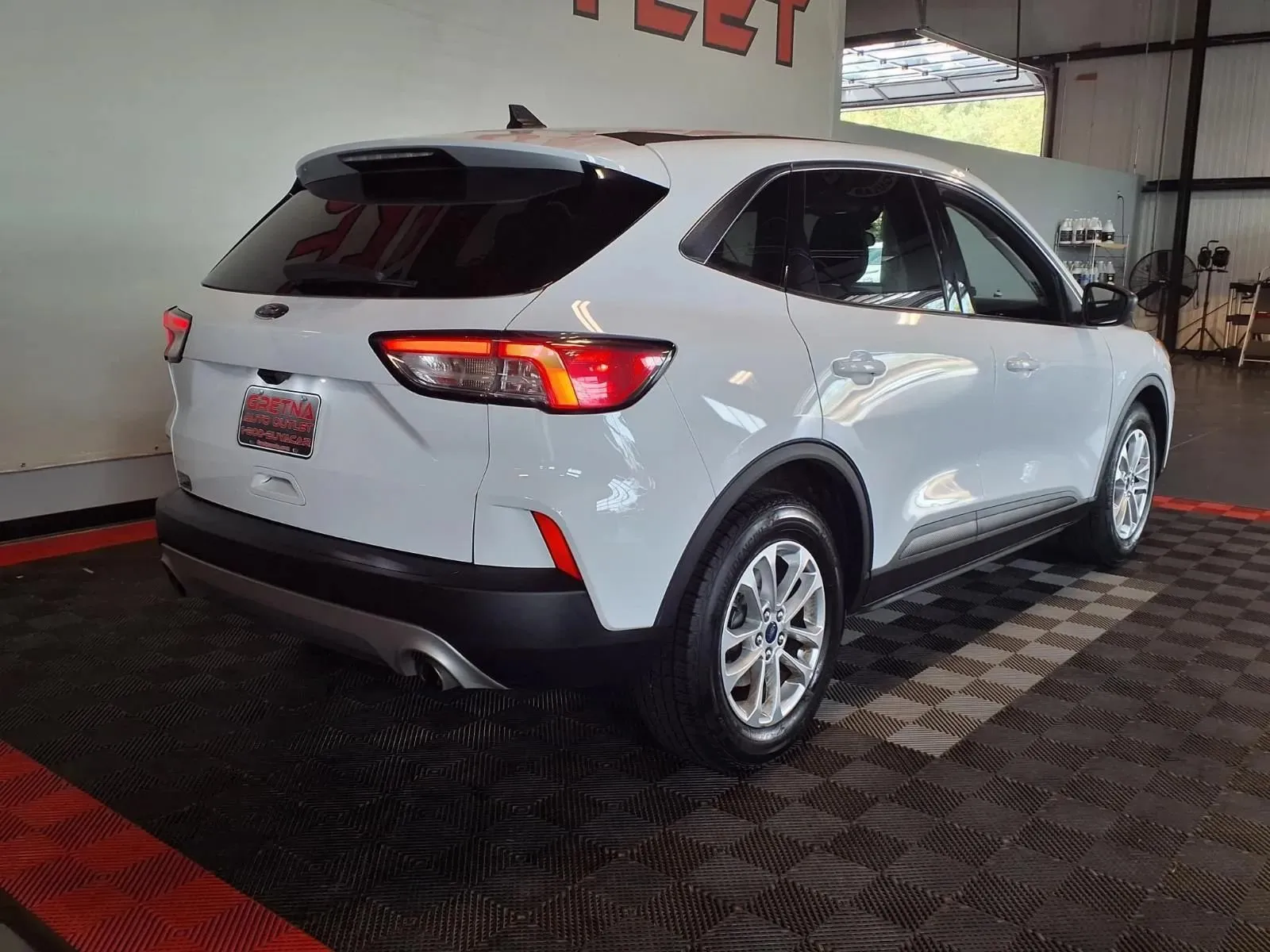 Ford Escape photo 8