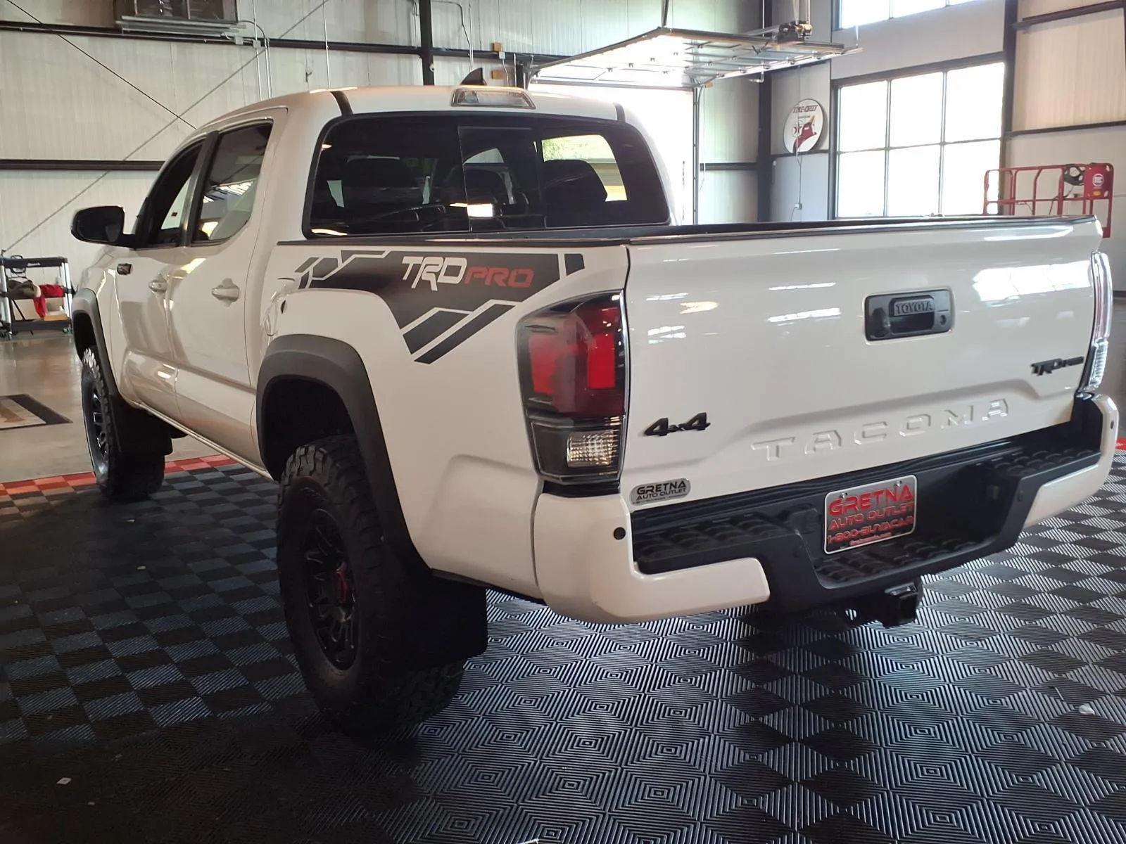 Toyota Tacoma photo 5
