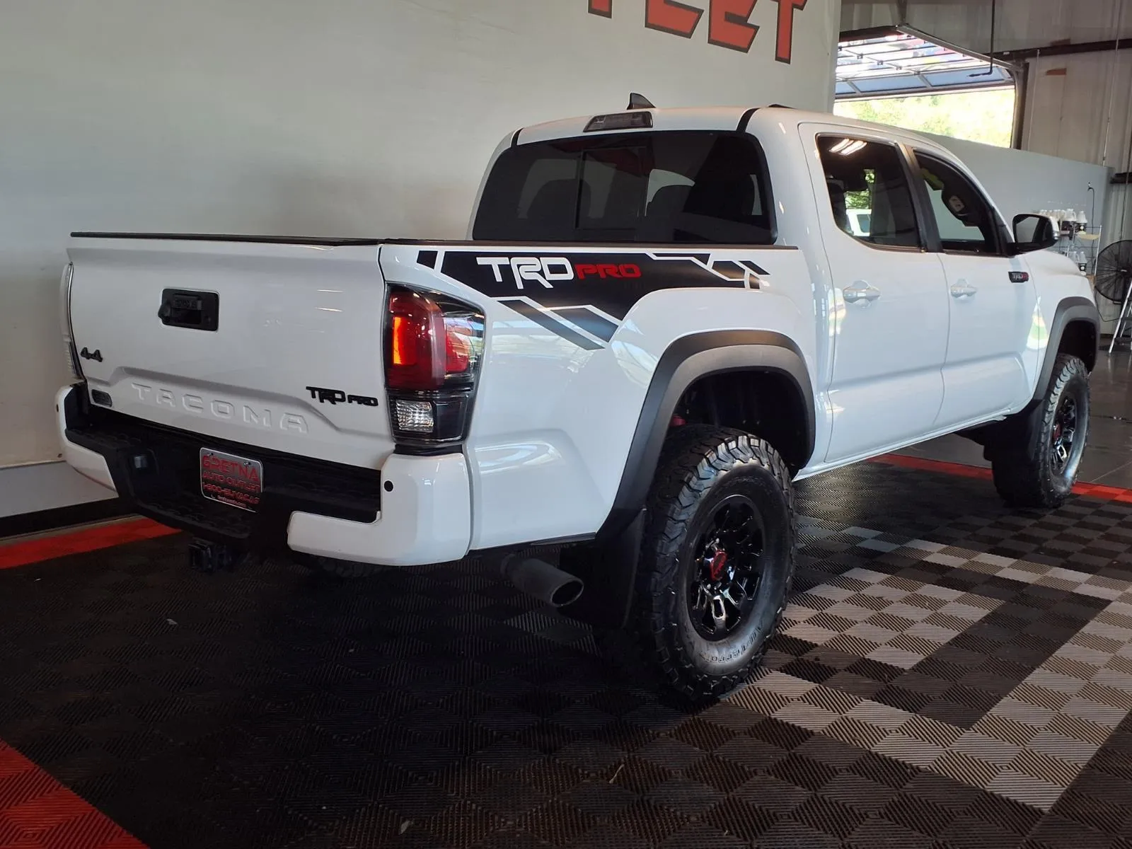 Toyota Tacoma photo 7