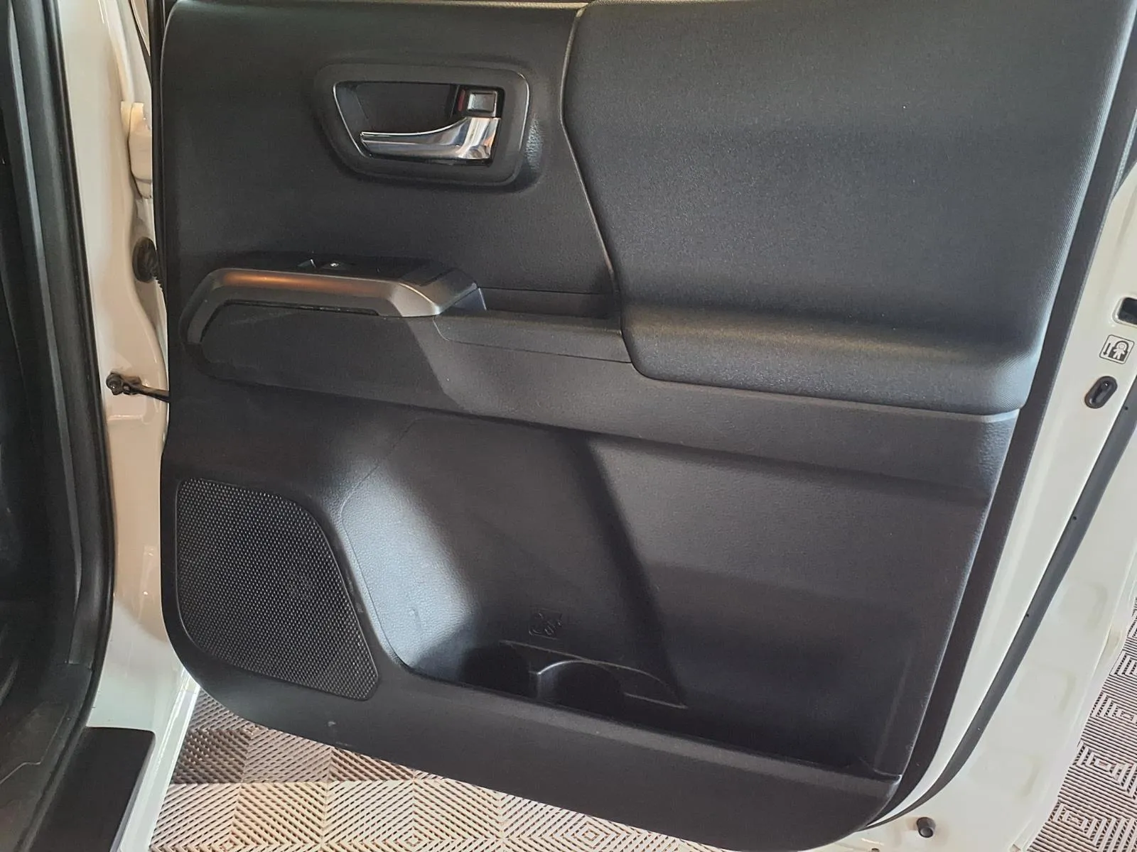 Toyota Tacoma photo 10
