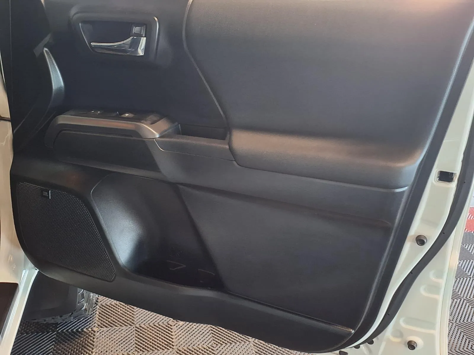 Toyota Tacoma photo 12