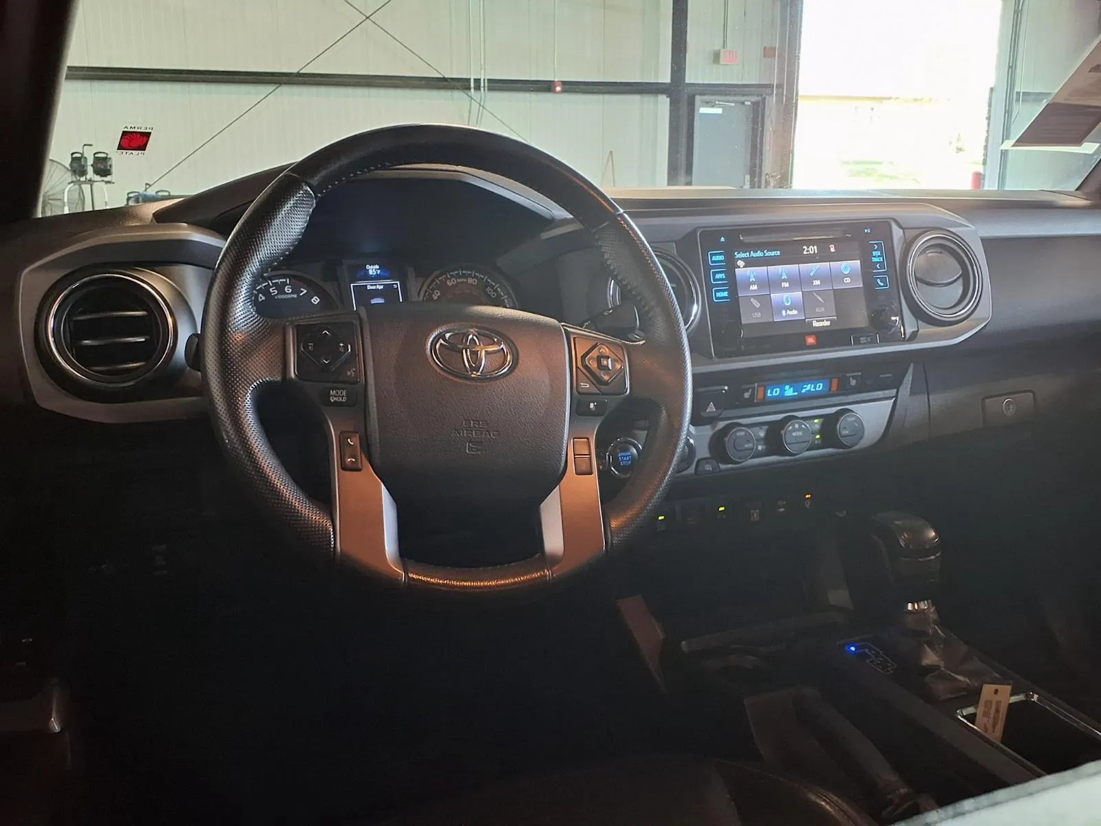 Toyota Tacoma photo 16